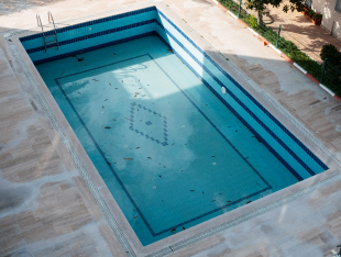 Tu piscina a punto para el verano en 10 pasos